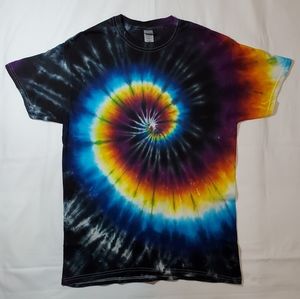 New medium unisex tie dye shirt
